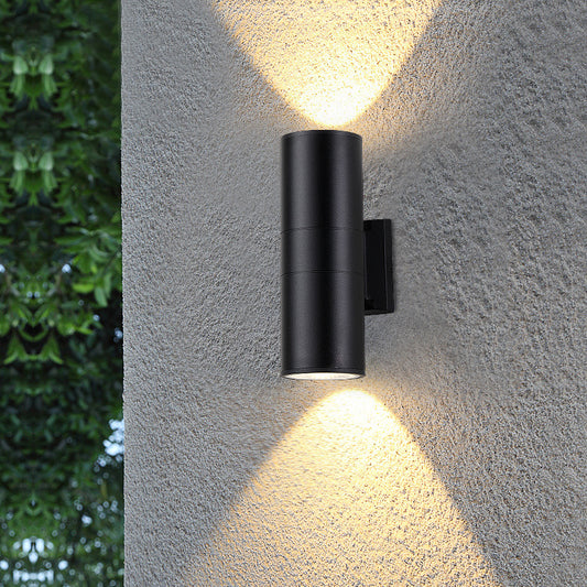Outdoor wall lamp