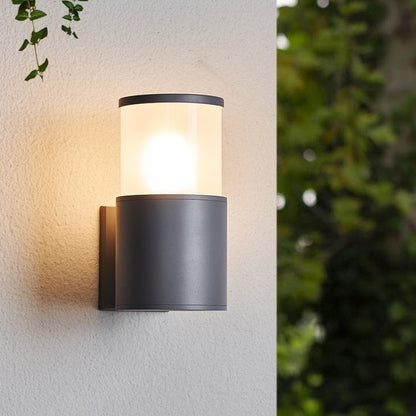 Outdoor wall lamp